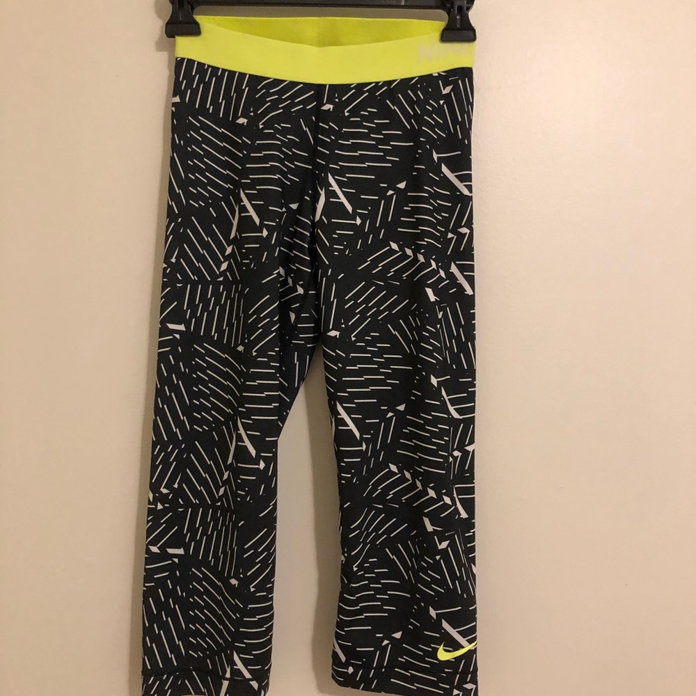 Nike DryFit Cropped Leggings